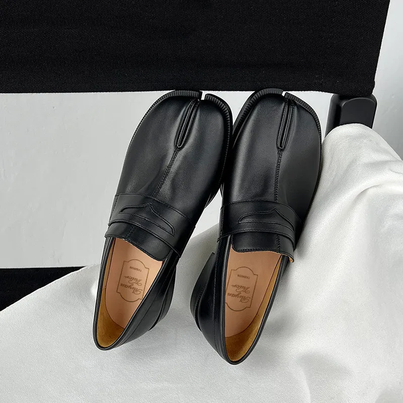 New arrival Split Toe Shoes Tabi Loafers women Single platfrom women Shoes Soft Leather Soles Solid Color Flats Casual Shoes