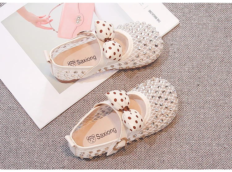 Kinder-Flachschuhe Atmungsaktives Mesh Mädchen-Prinzessinnenschuhe Süße Polka-Dot-Schleifen 2026 Sommer Neue Kinder-Tanzschuhe Rutschfeste Weiche Sohle – Detail 5