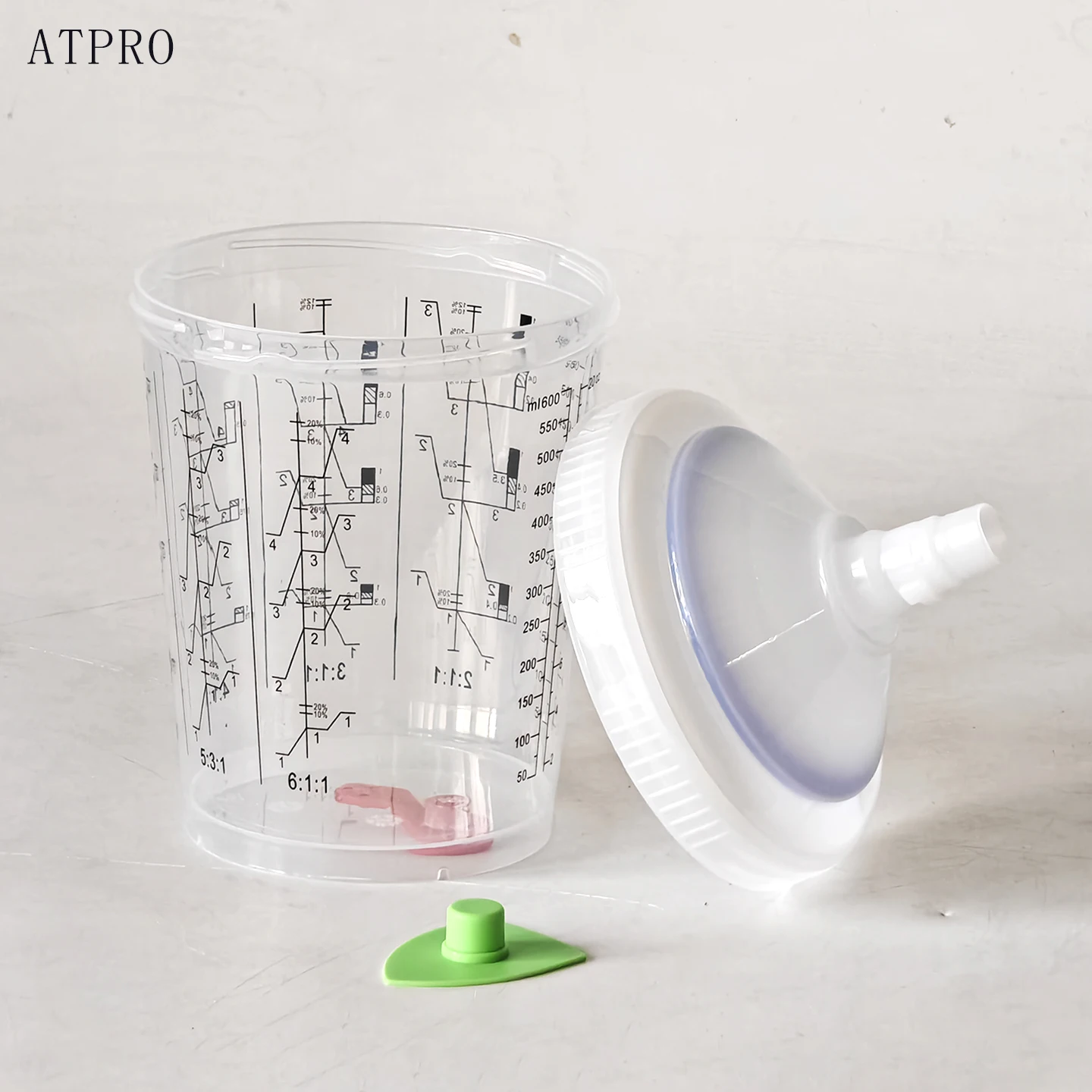 

Подходит для распылителей безотмывочных систем SATA, 600 мл, с фильтром 80 меш, для использования с распылителями краски на масляной основе.