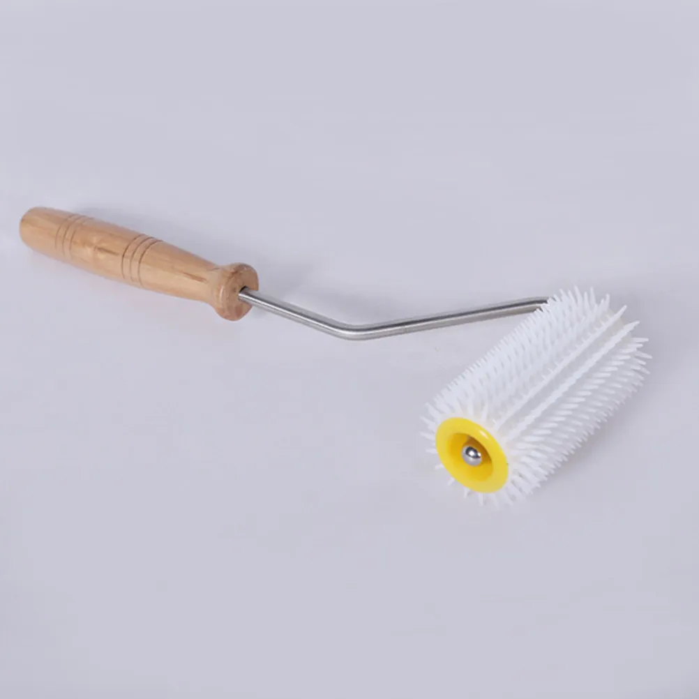 Beekeeping Propolis Collector Roller with Plastic Tines Wooden Grip Steel Frame Easy Clean Warm Water Wash Propolis Board Tool