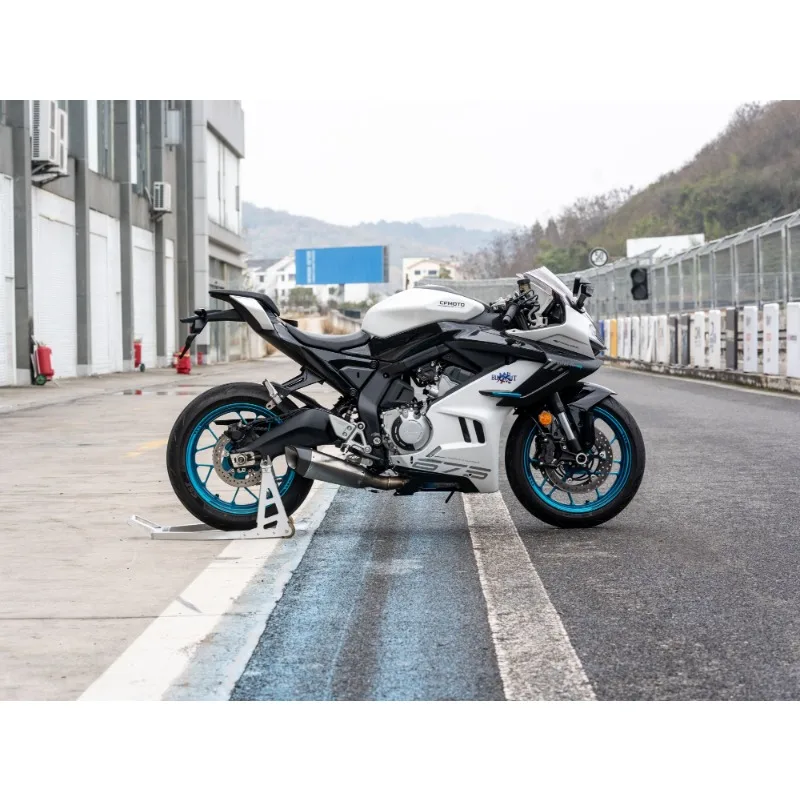 For cf moto  675SR 675NK Titanium Alloy Racing Exhaust Carbon TipMotorcycle partsMotorcycle PartsMotorcycle Forged Parts