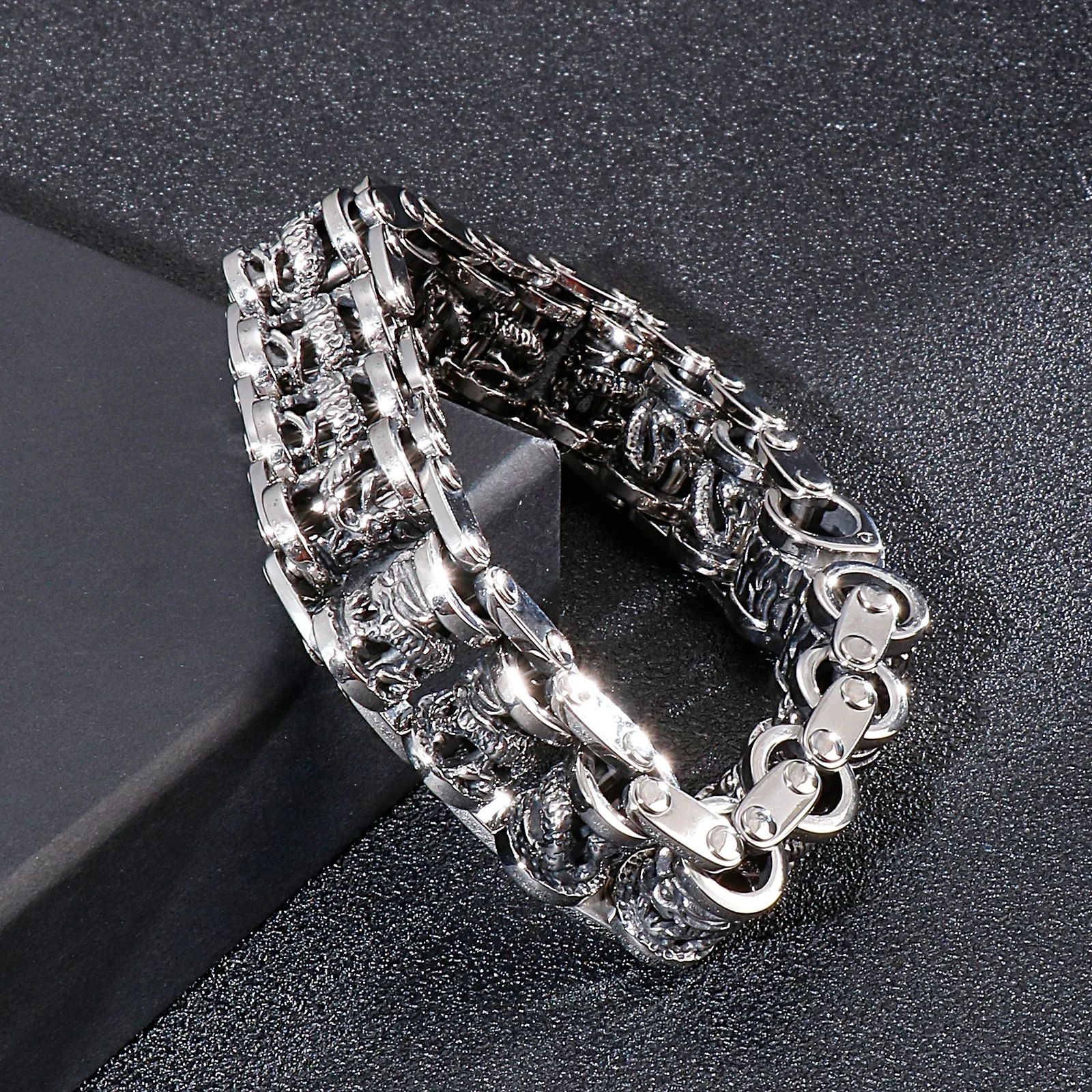 

Fashion Vintage Ancient Dragon Totem 17mm Amulet Men's Bracelet Stainless Steel Jewelry