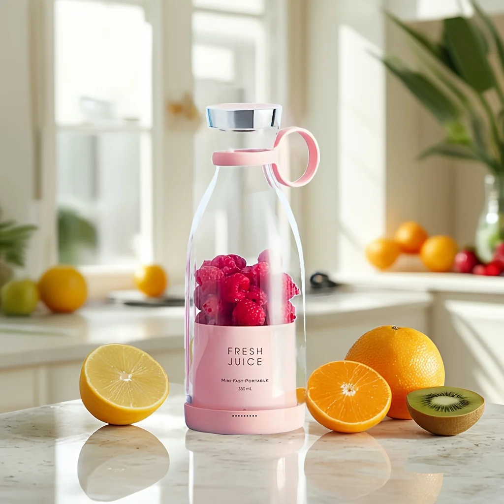 Portable electric juicer magnetic suction USB charging mini fruit blender juicer gift