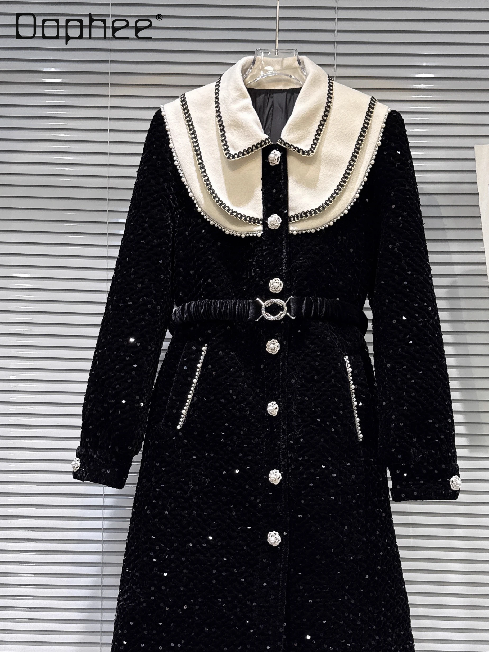 

2025 Winter New Elegant Temperament Pearl Shawl Belt Slim Down Jacket Women High-end Beaded Collar Light Luxury Mid-length Coat