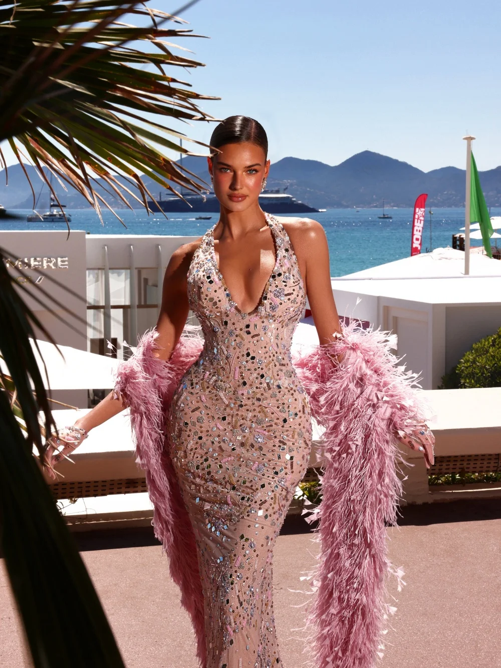 Graceful Halter Neck V Evening Gown Nude Mesh Multicolor Crystal Beaded Pink Feather Party Dress for Wedding Guests فساتين سهرة