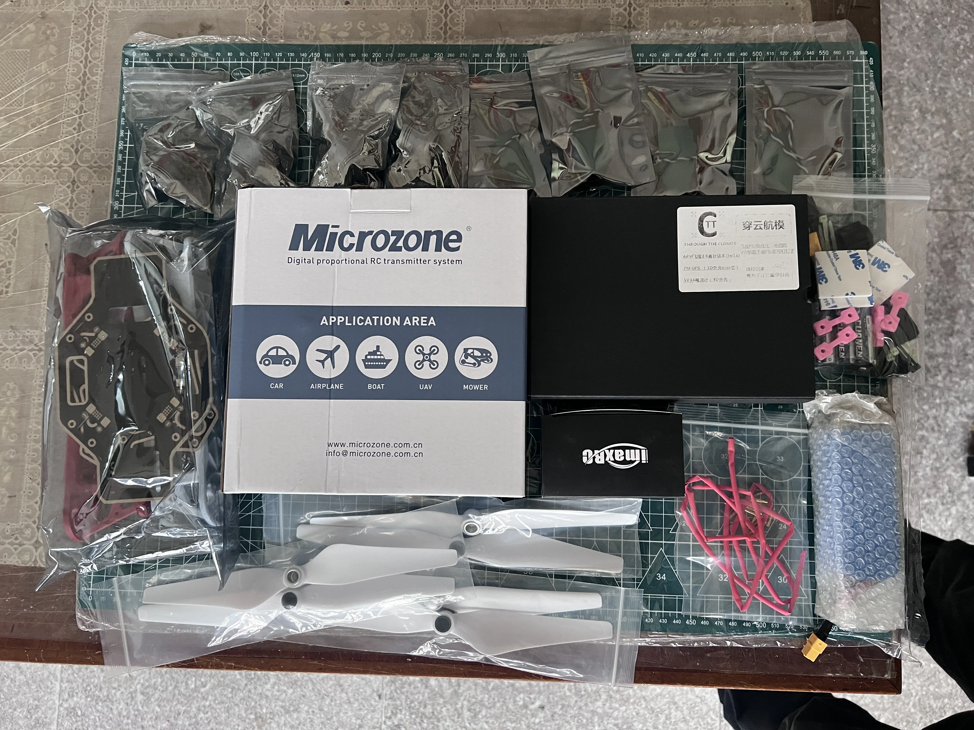 Kit de estrutura de quadricóptero F450 450mm com controlador de vôo APM2.8 7M GPS Kit combinado de aeronave de controle remoto pronto para voar