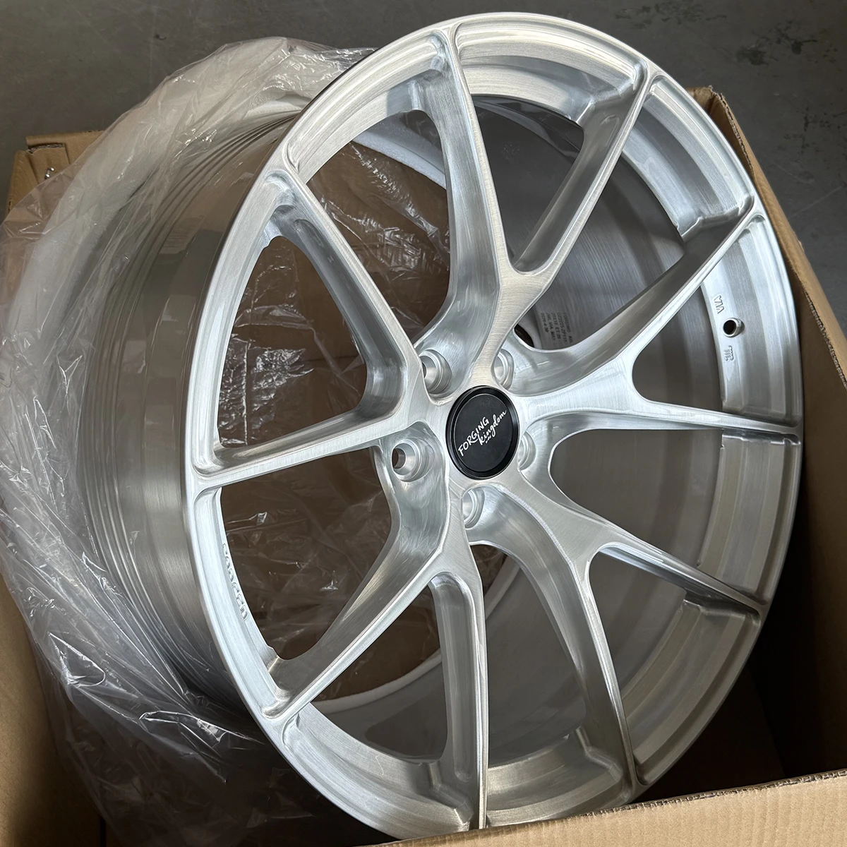 

Hot-Selling 17-26 Inch Custom Forged Aluminium Alloy Wheels New Deep Dish Design Multi-Spoke Bronze Finish Multi-Hole 25mm 20mm
