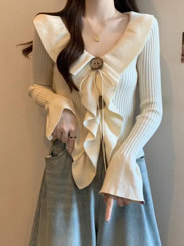 Loose Fit V-Neck Knitwear Bell Sleeve Base Shirt Women's plus Size Spring New Leaf  Korean Style Long Sleeve Sweater view 2