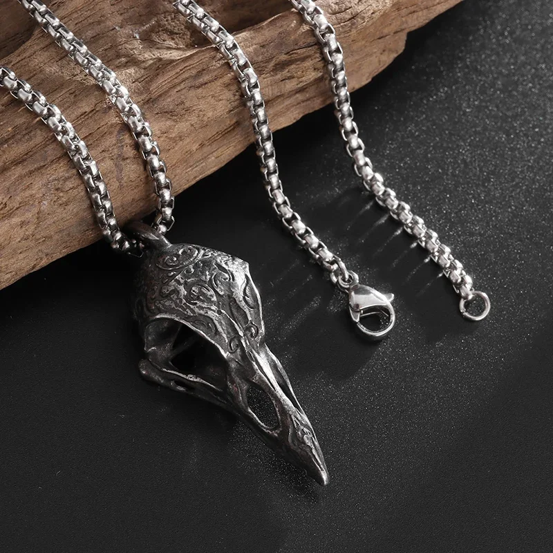 Retro Gothic Crow Skull Pendant Necklace Men\'s Punk Charm Fashion Domineering Halloween Animal Jewelry Gift