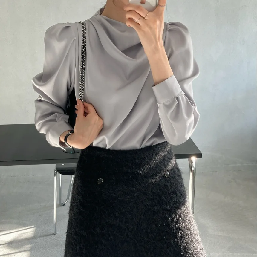 Elegant Satin Long Sleeve Shirt with Pleated Neck Design Ladylike Lace Snowflake Shirt for Young Women in China