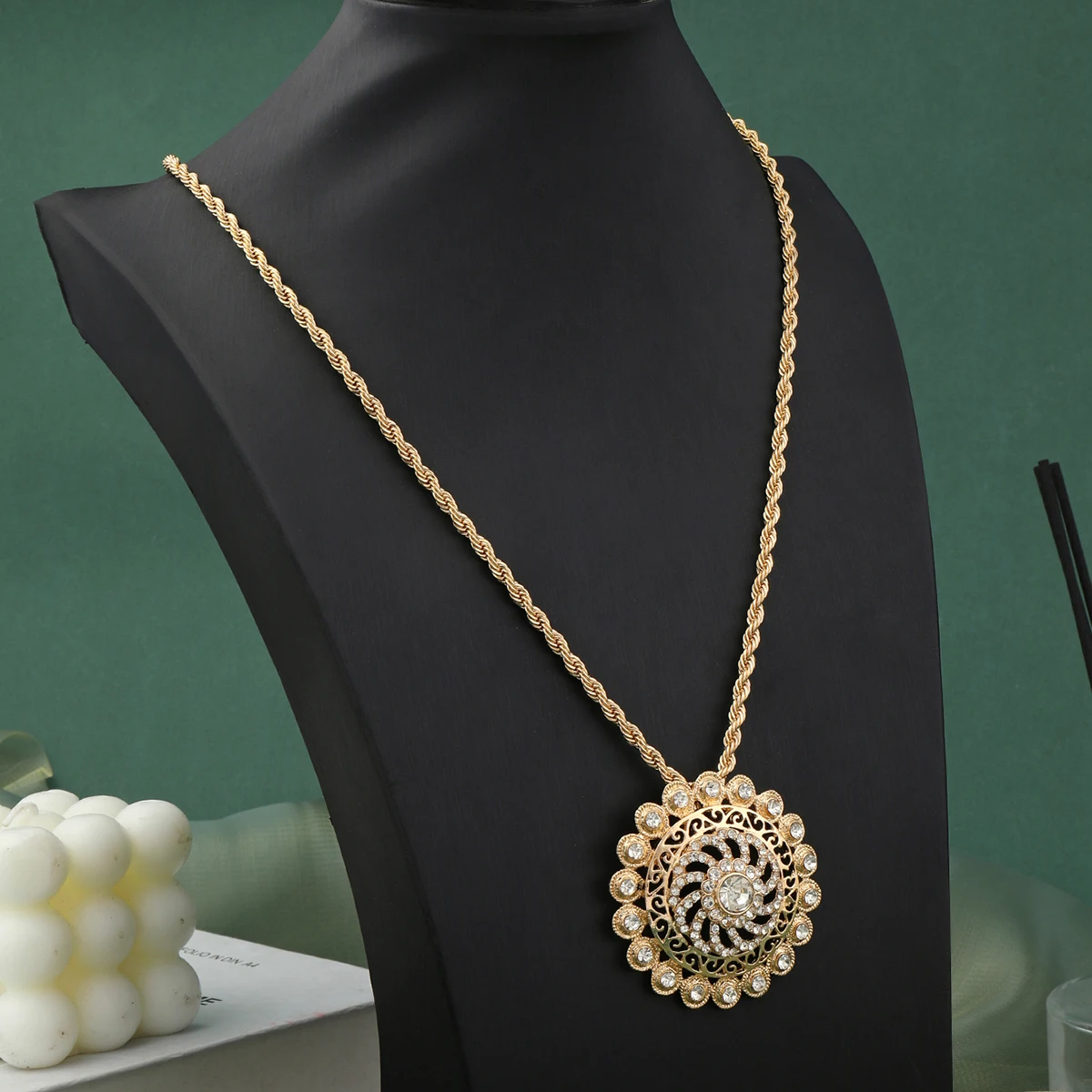 Moroccan Hollow Round Pendant Necklace Gold Twisted Rope Chain Clear Rhinestone Inlaid Ethnic Bridal Wedding Statement Jewelry