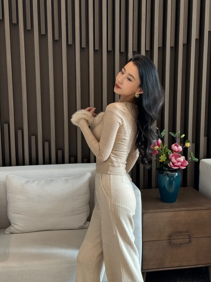 

Женский топ с отделкой из кроличьего меха, модный лоскутный дизайн, укороченный вязаный свитер для повседневной носки