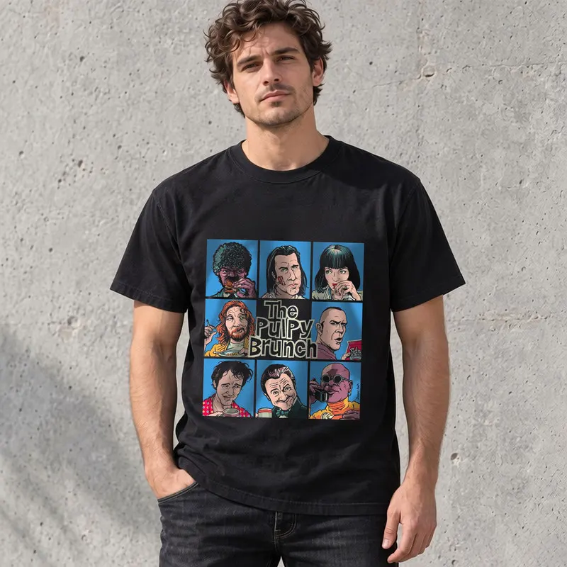 パルプ・フィクションの映画グラフィックtシャツ、90年代のレトロな映画プリントtシャツ、クエンティン・タランティーノ監督の名作映画をモチーフにしたユニセックスの半袖シャツ。