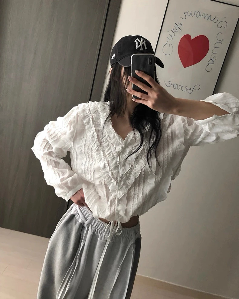 

Dongda Gate Women's Fashionable Long Sleeve V-Neck Ruffle Trim Shirt Slimming Top Commute Style Loose Fit Button Closure