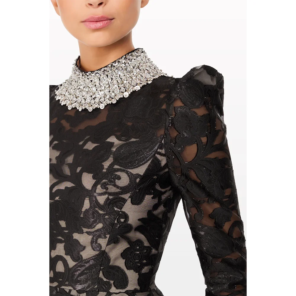 فساتين سهرة فاخرة بياقة عالية وأكمام طويلة خرز كريستالي على شكل حرف a فساتين سهرة بطول الأرض حسب الطلب