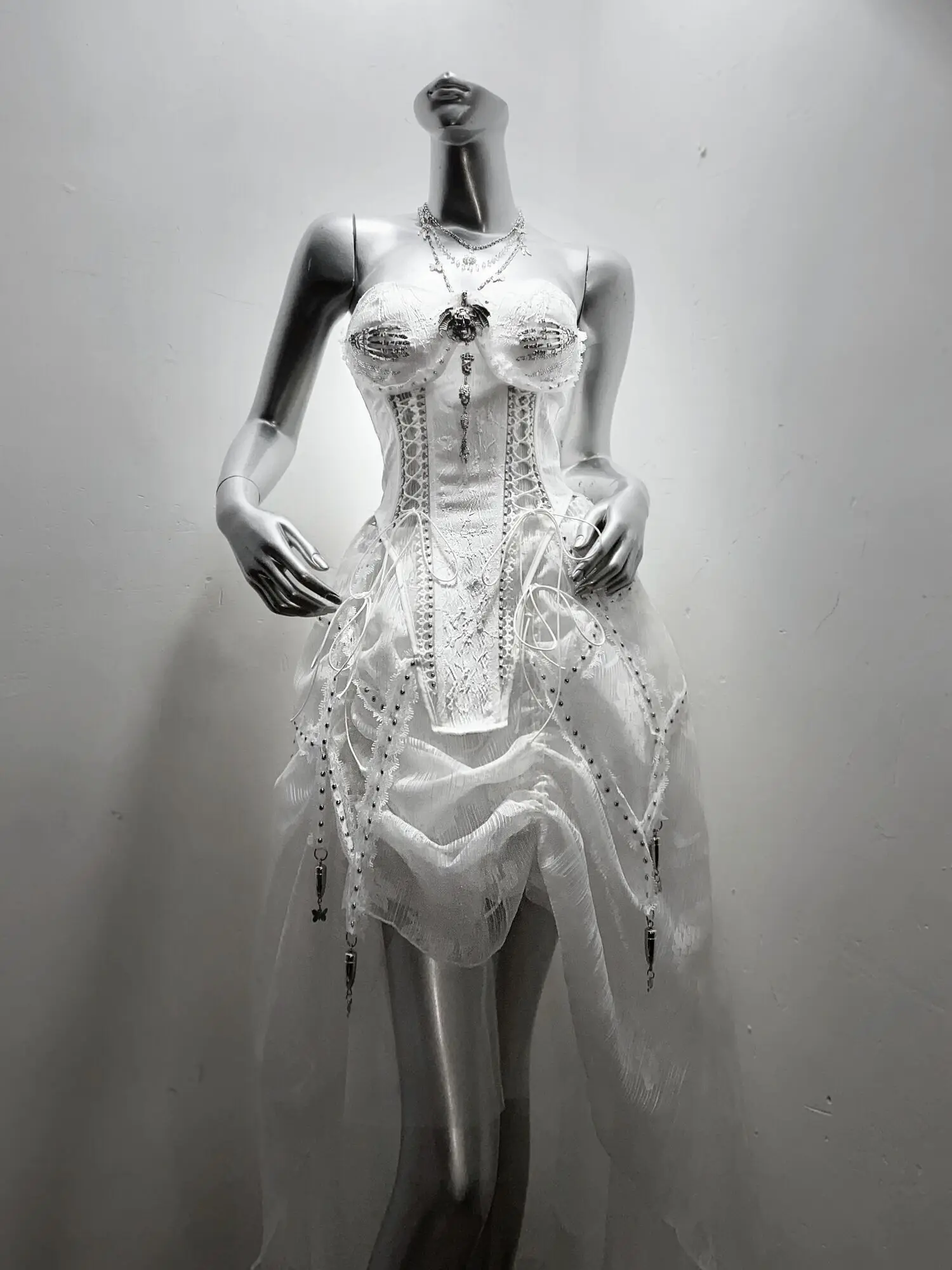 White Gothic Fishbone Split Dress with Zip Ties and Drawstring Tied Corset Trailing Long Skirt Affordable Wedding Dress