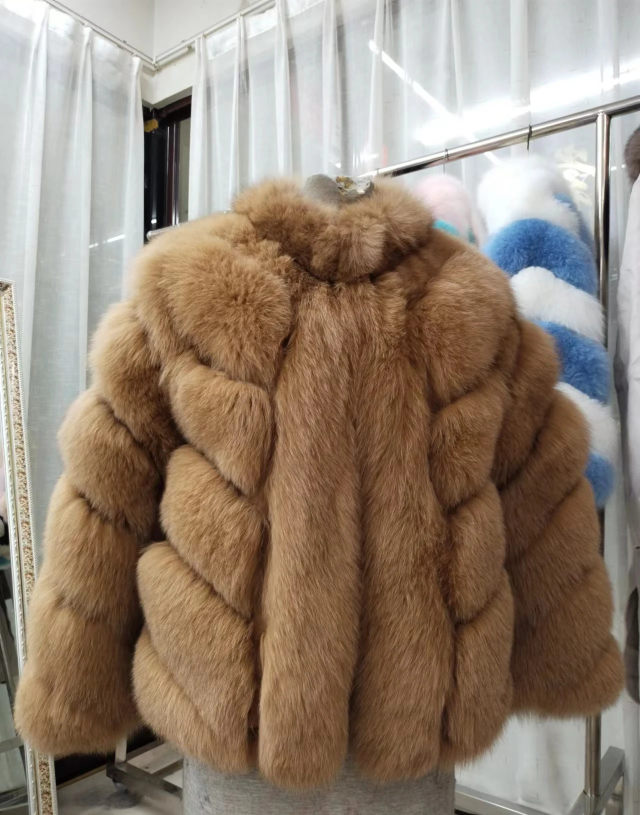 

2023Real fur,New Winter Women Real Fox Fur Coat Natural Fur Jacket Big Fluffy Fox Fur Outerwear Fashion Streetwear Thick Warm Fu