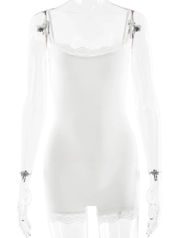 Chaxiaoa مثير السباغيتي حزام الدانتيل تقليم بسط Bodycon فستان المرأة موضة عارية الذراعين سليم صالح فستان شتاء جديد السروال القصير