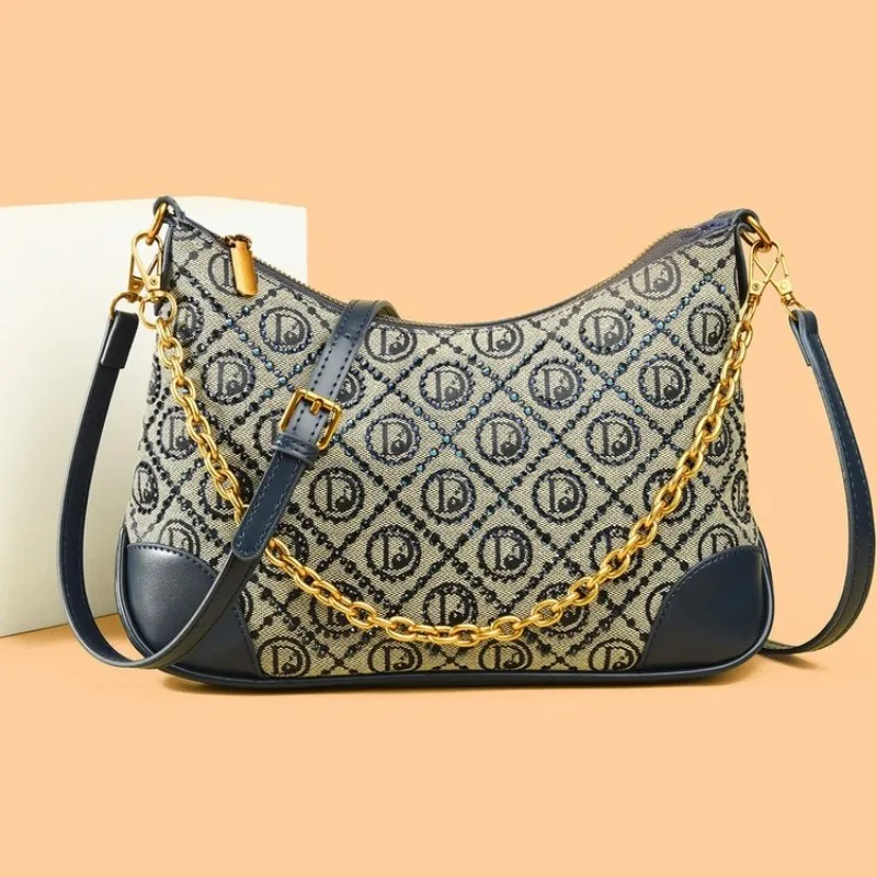 

Female Casual Crossbody Bag Relaxed Style For Weekend Activities And Informal Outings Comfortable Design With Modern Flair