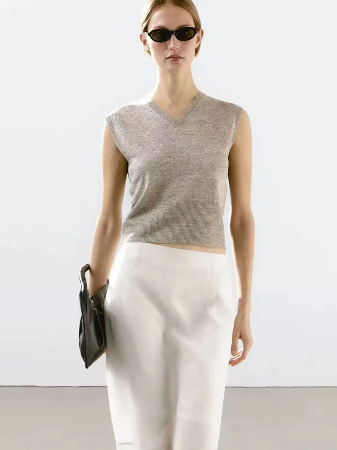 

Faionable Knitted Vest MD Women's Summer New Arrival V-ne Simple Sle lectual High nce Commuter Wind ort...