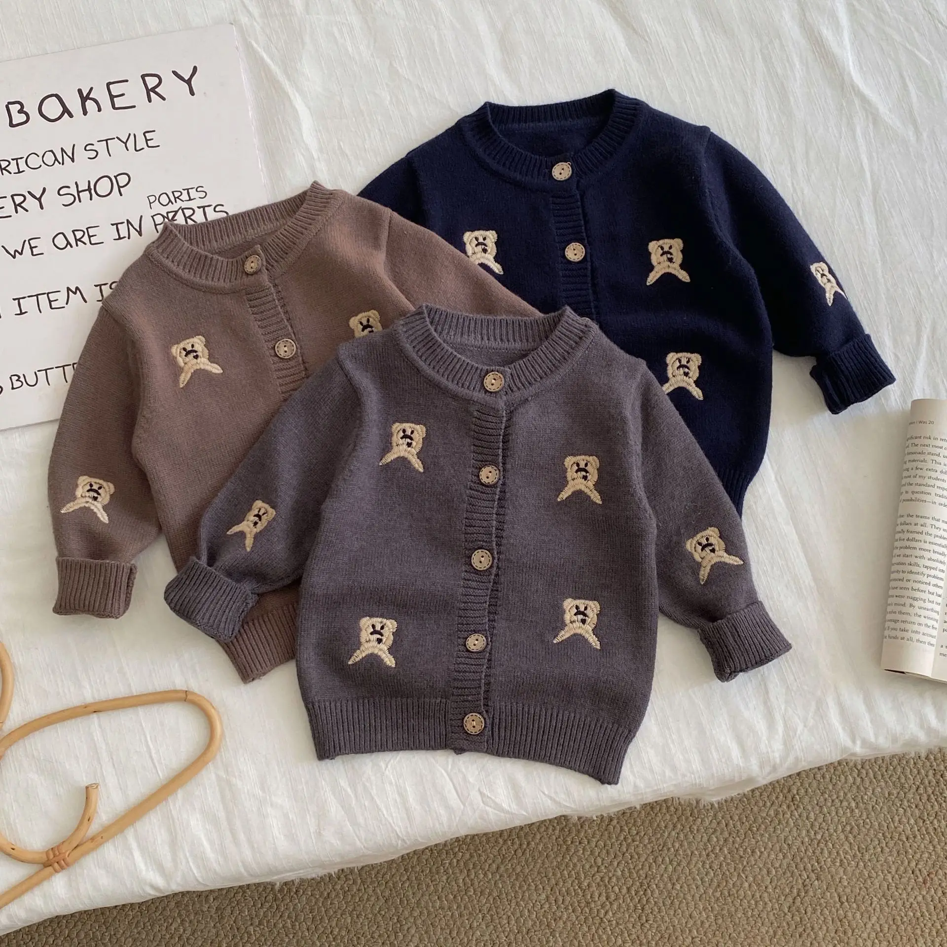 Korean Version Boys' Sweater for Spring and Autumn, New Knitted Cardigan for Baby and Children's Fashionable Jacket