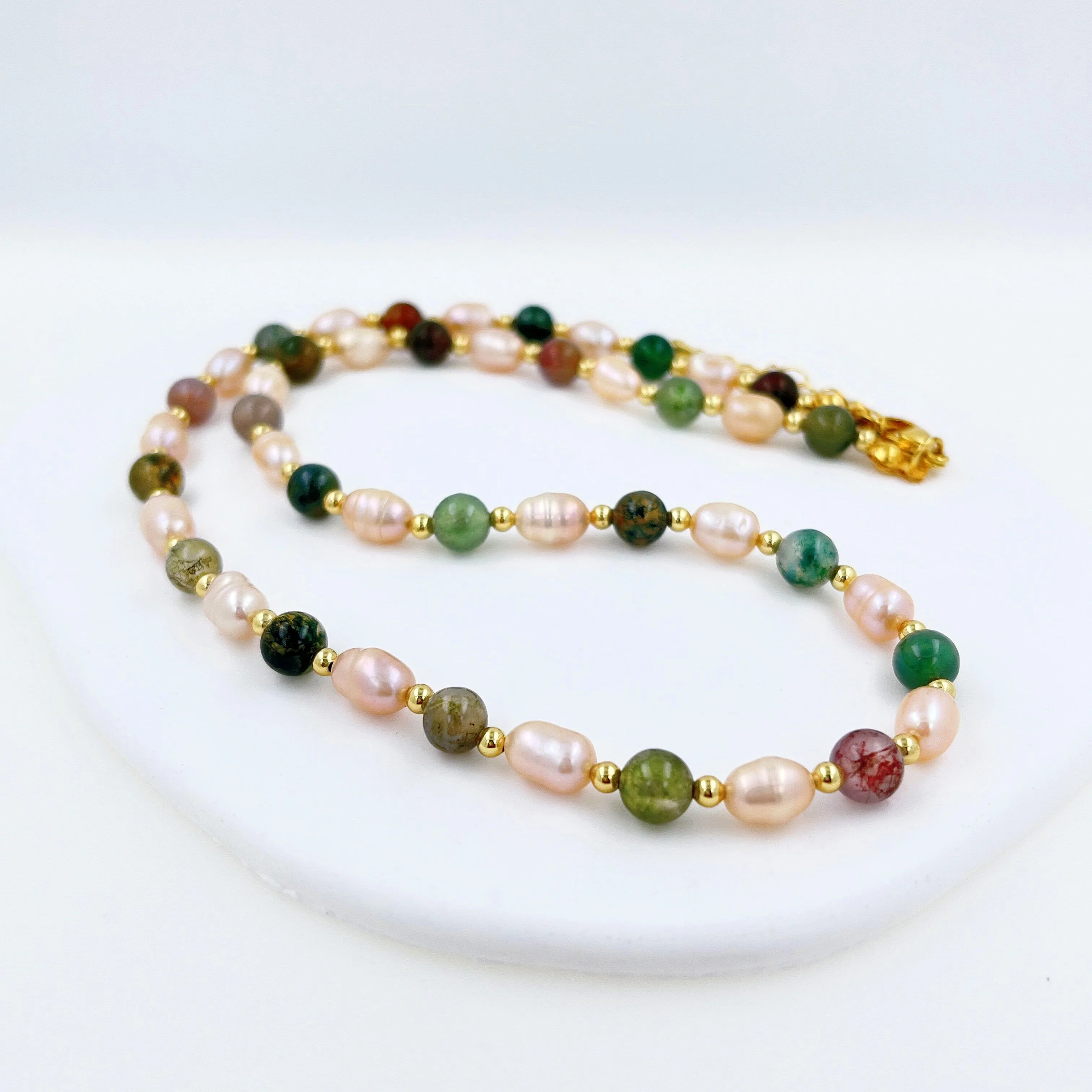 Pierre naturelle baroque collier de perles d\'eau douce couleur inde agate perle clavicule chaîne 2022 à la mode charme bijoux faits à la main femmes