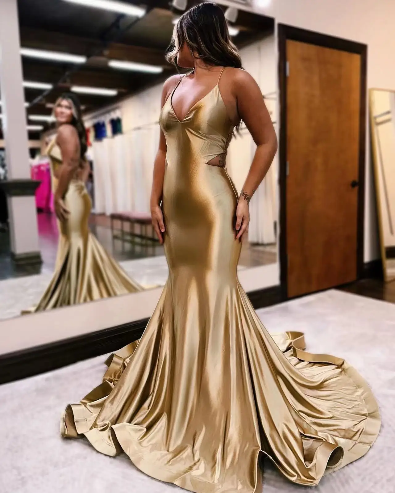 

Champagne Mermaid Satin Prom Dresses V Neck Long for Women 2025 V Neck Simple Gold Evening Gowns Arabic