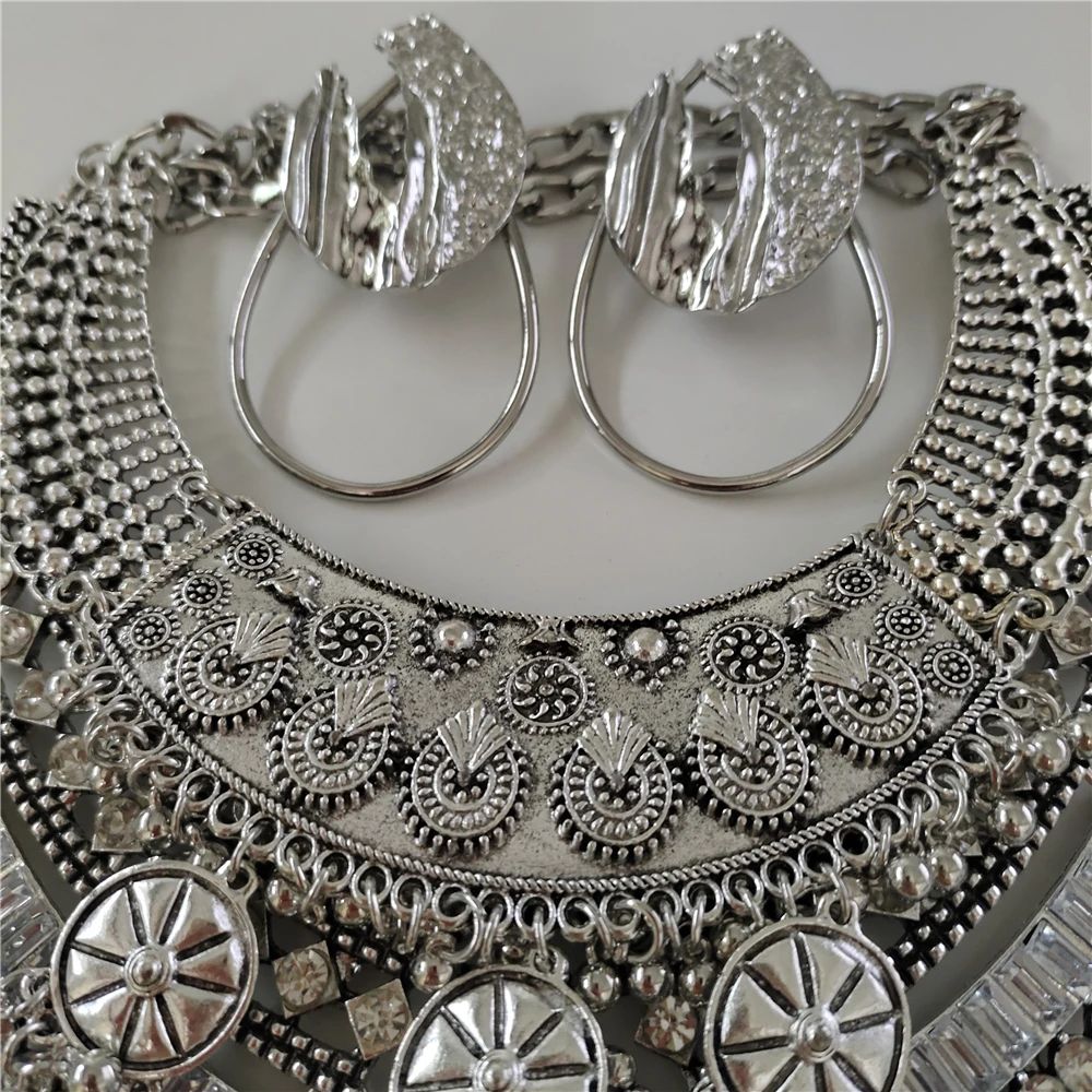 2024 New Indian Vintage Statement Large Collar Necklace Earrings Women Jewelry Set Ethnic Retro Silver Plated Metal Big Necklace