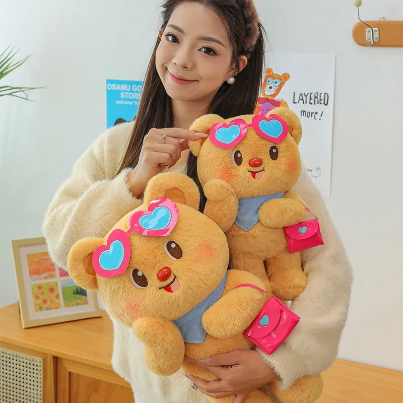 Niedliches Cartoon-Bär-Plüschtier für Kinder, Geburtstag, Weihnachten, Geschenk, weiche Stofftierpuppe mit modischer Umhängetasche, Butterbär-Dekor