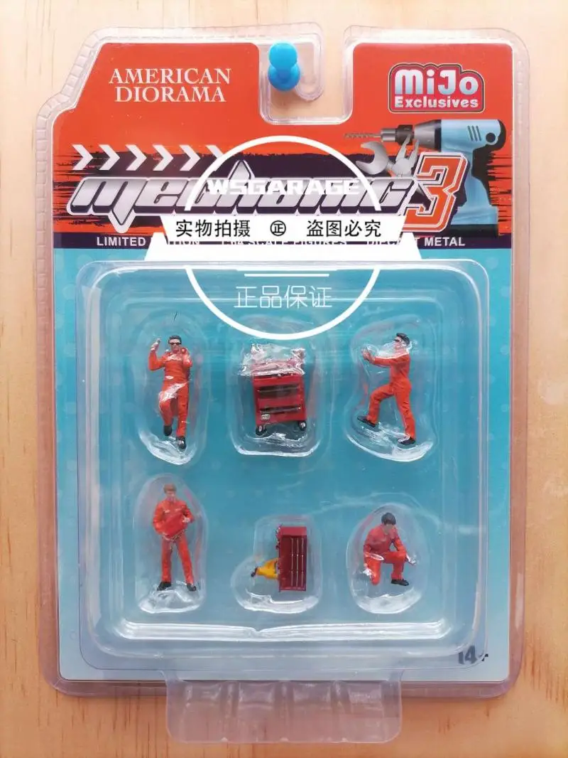 American Diorama doll 1:64 Mechanic Tool Set Haul N Go Auto Transporter Crew Team Lady Mechanic Race Day diecast metal figure
