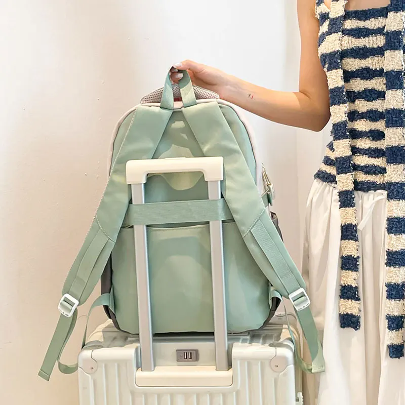 Tas Ransel Wanita Baru Model Fashion Kapasitas Besar Tas Sekolah Remaja Tas Sekolah Kuliah Wanita Ransel Sekolah Ringan Tas Ransel Travel