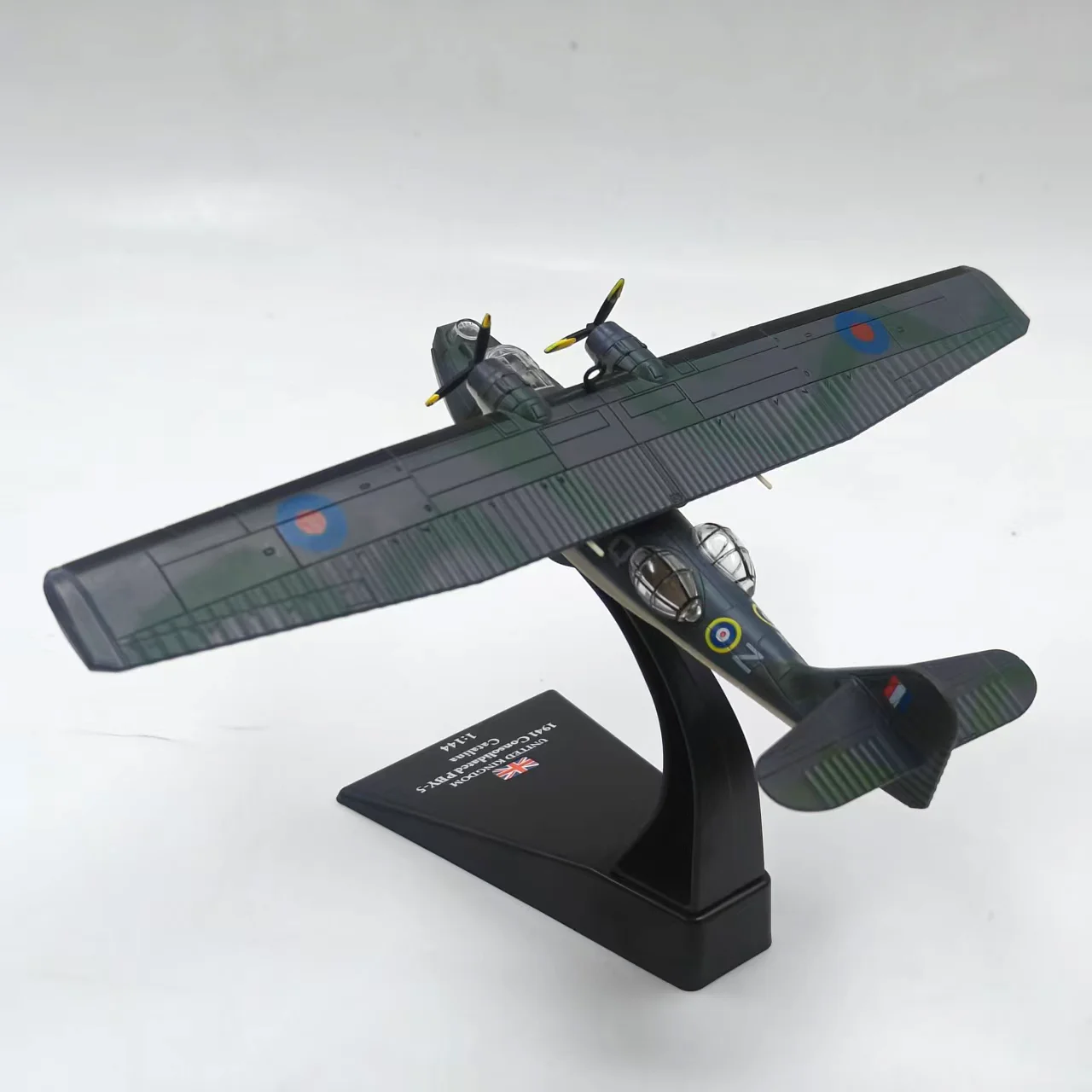

Diecast 1/144 Scale British PBY-5 Catalina Water Alloy Aircraft Model Collectible Toy Gift Souvenir Display Ornament