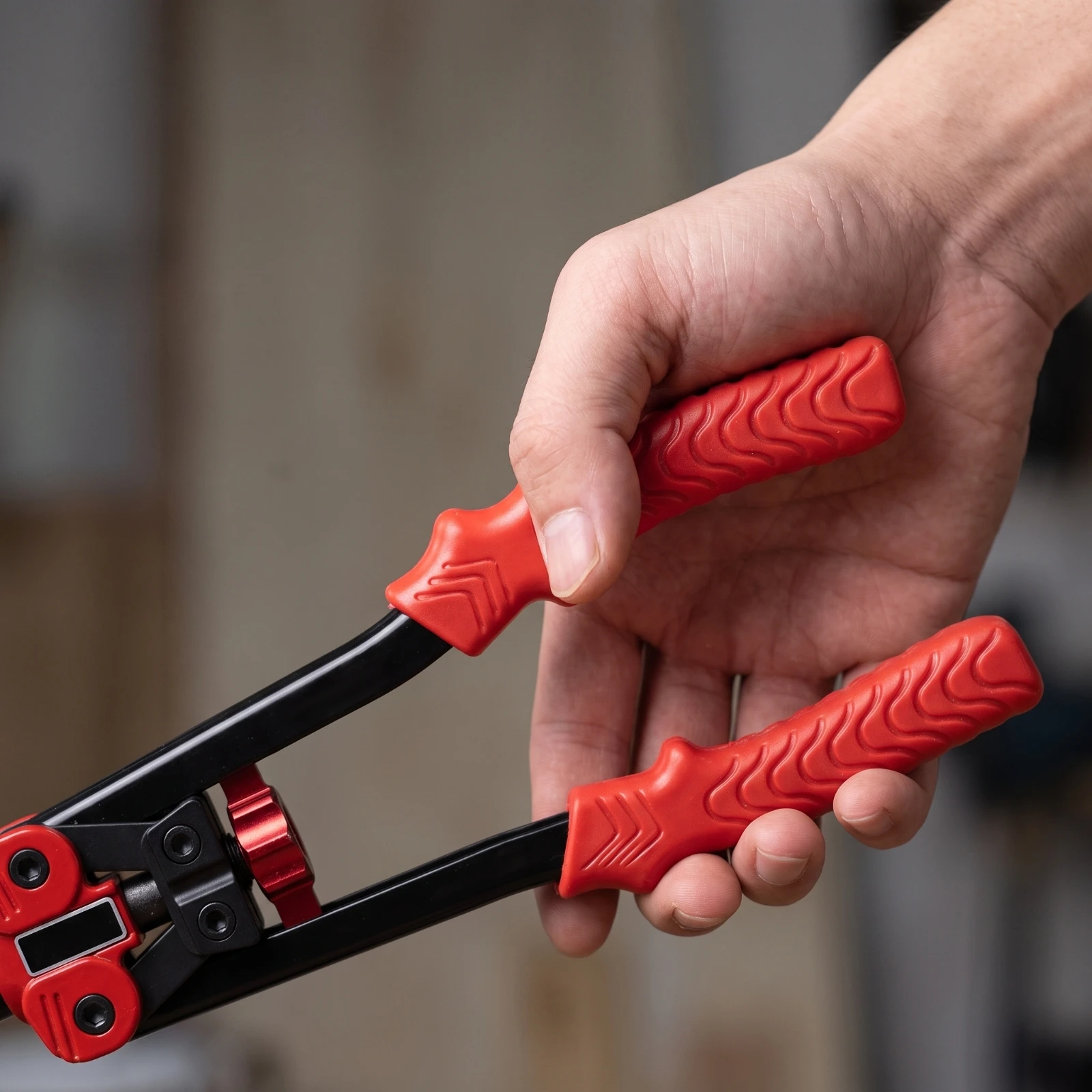 Double-Handle Rivet Comfortable Grip Rivet Nut Tool with Mandrels Manual Riveting Tool Industrial-Grade Hand Riveter