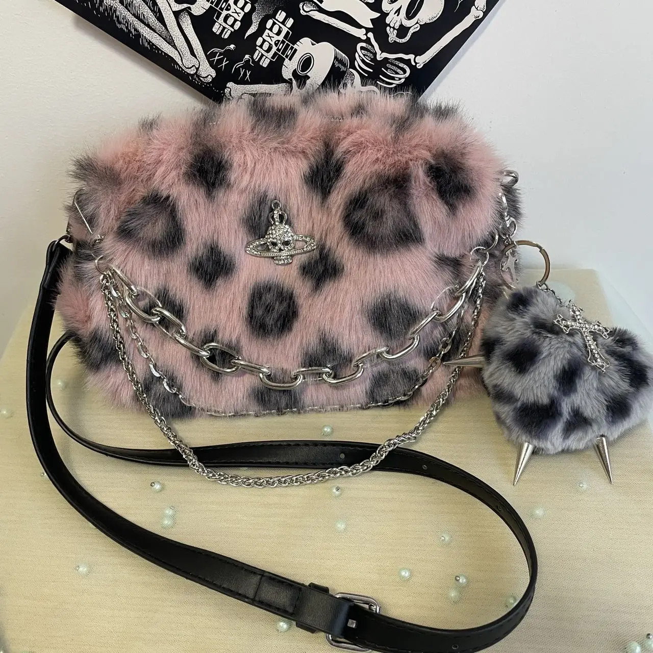 

Pink Leopard Shoulder Bag for Women’s Punk Skull Decor Handbags Punk Chic Rivets Crossbody Bags Original Handmade Faux Fur Bags