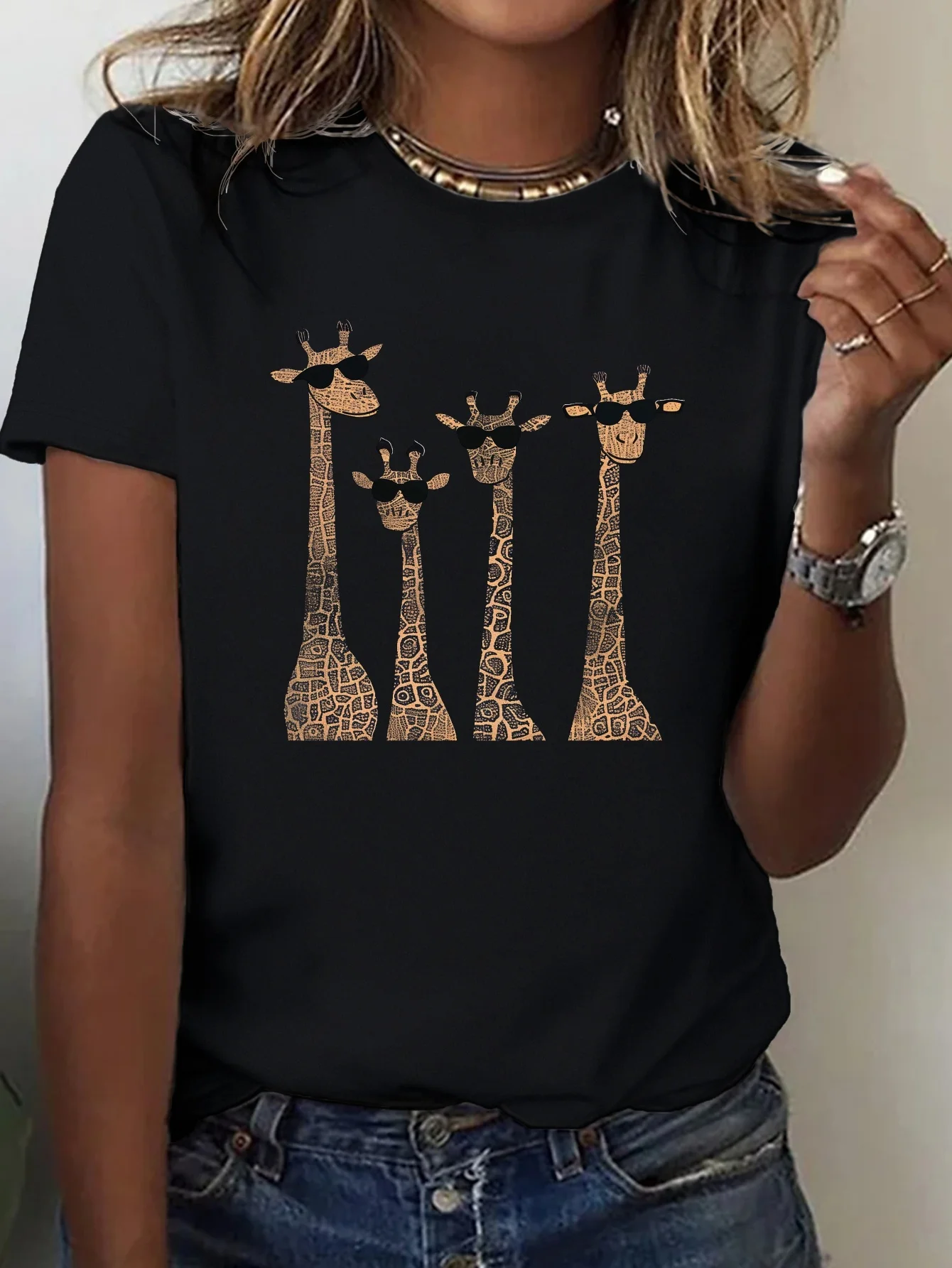 Cute Giraffes Print Crew Neck T-shirt Women Casual Short Sleeve Top for Spring & Summer, Girl  High Street Clothing