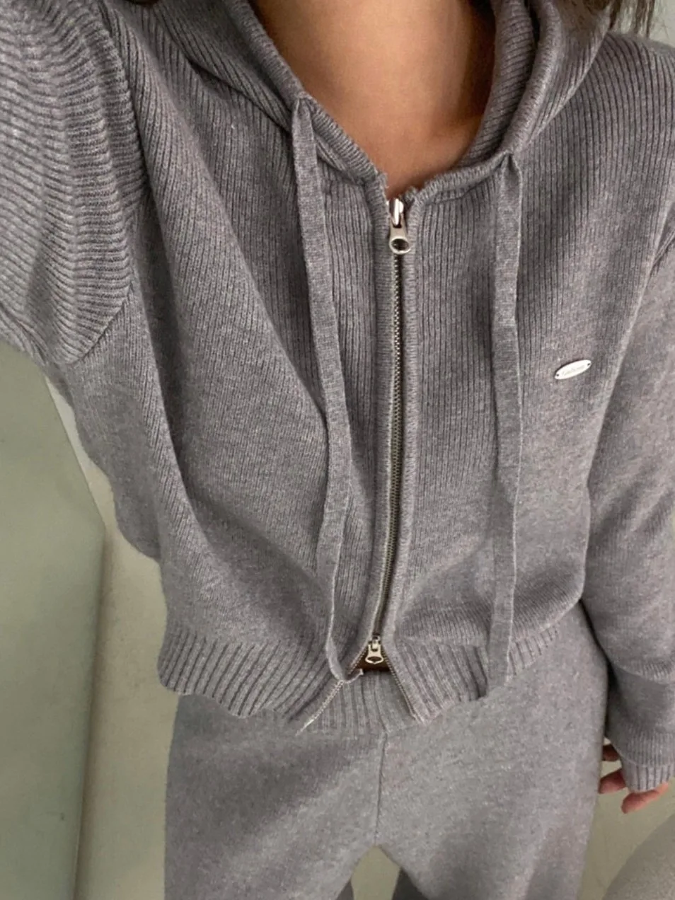 

Корейский кардиган на молнии с капюшоном, женские широкие брюки, утягивающая верхняя одежда, комплект из двух предметов, модный и сли