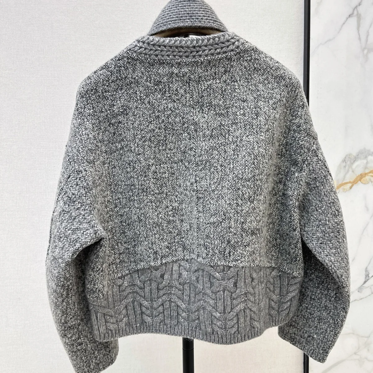 High Quality Women Mixed Weave Cable Knit Cropped Jacket, Zip Up Stand Collar Coat With Tie Neck Detail lyt261017179