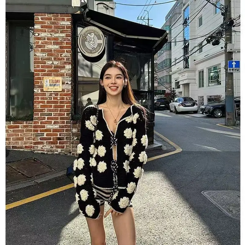 

Blouse Knitwear Outerwear Knitted Cardigan Women's Spring/Autumn French Style Three-dimensional Crochet Cropped New Designer