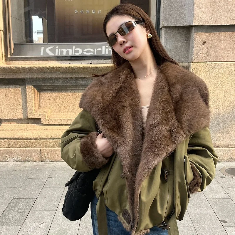 European Imported Mink Big Collar Down Cotton Jacket for Women in Winter 2025New Loose Style Overcoming fur Coat for Short Women