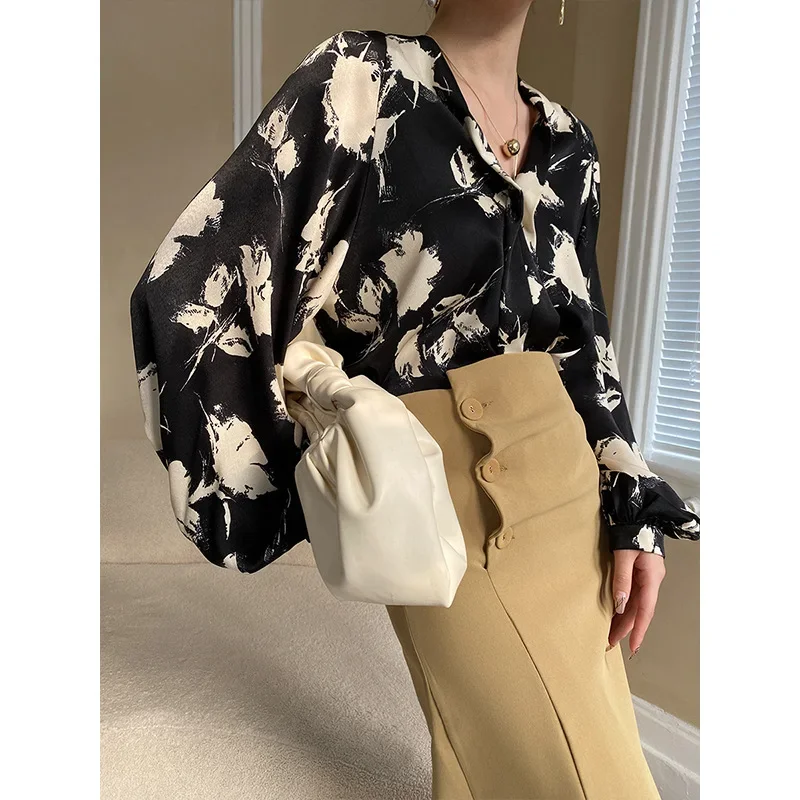 

Ink Satin Shirts Women Floral Tops Lantern Sleeve V-neck Chinese Style Blouse Drape Spring Loose Color Contrast Pullover Clothes