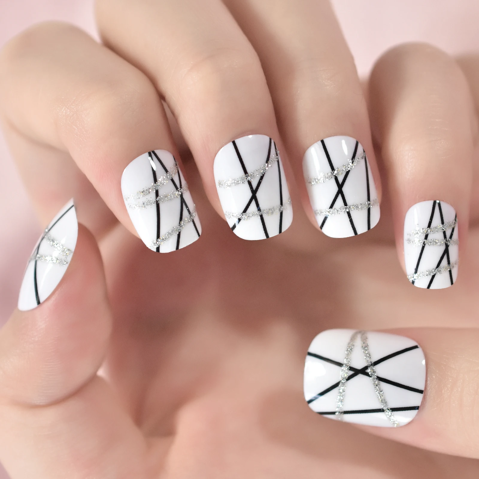 Round Short Glitter Lines Design Fake Nails Art Press On Nails With Design Full Cover Manicure Salon At Home Daily Wear Light