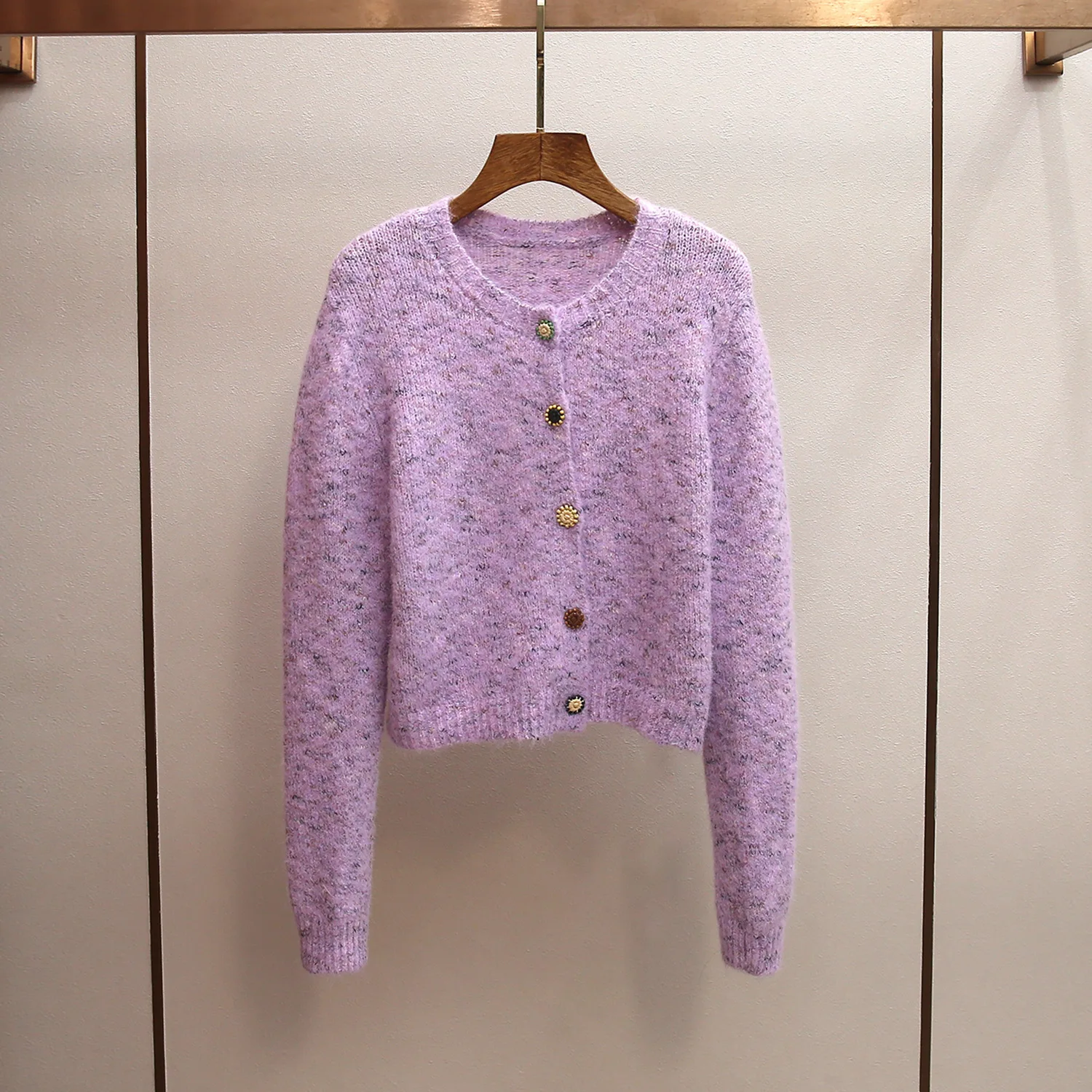 

MaSande High-End Women's Spring New Korean Sle Loose round Ne Single Button Ele Faionable Polyester Knitted Sweater