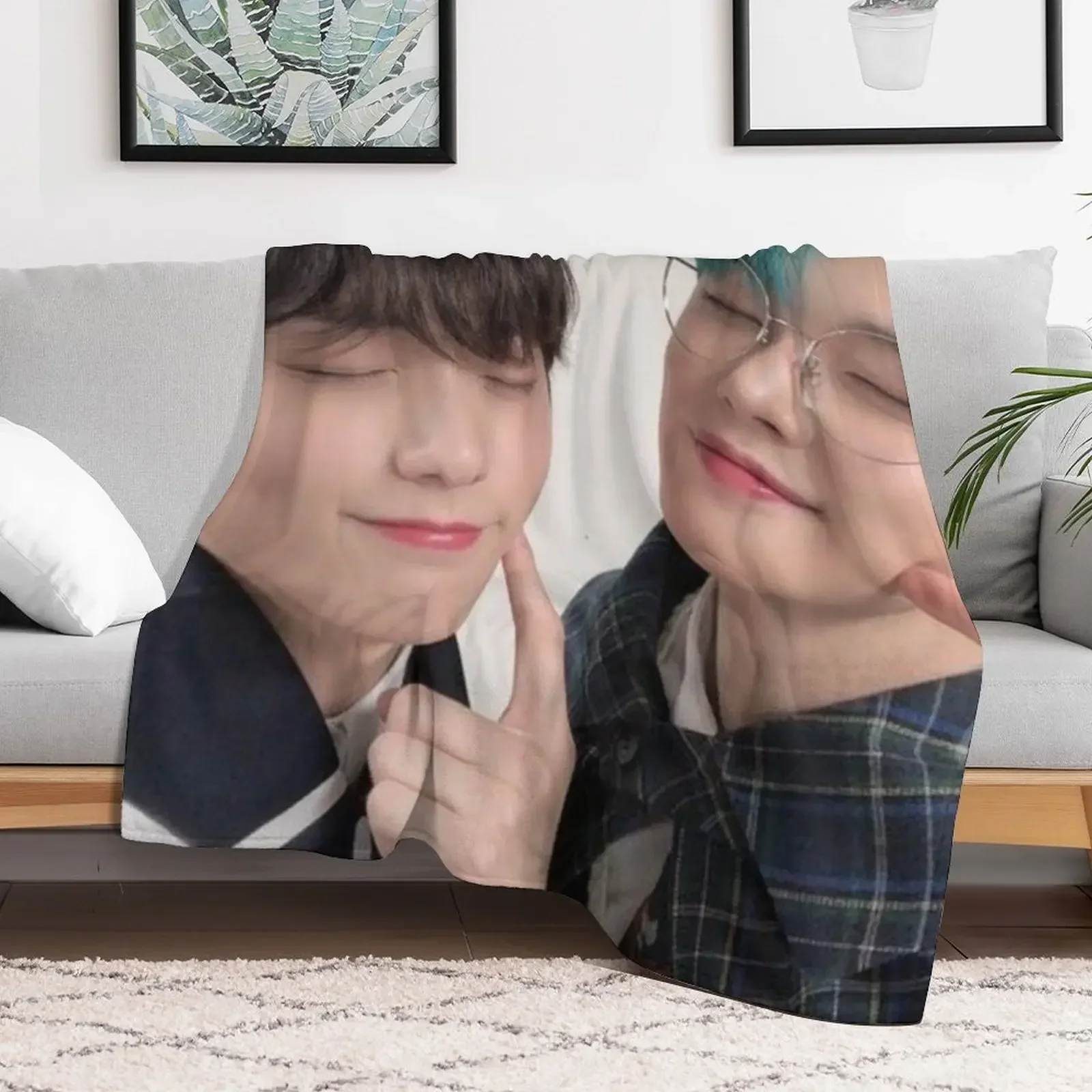 TXT Soobin & Yeonjun Throw Blanket Flannel Fabric Furry Blankets