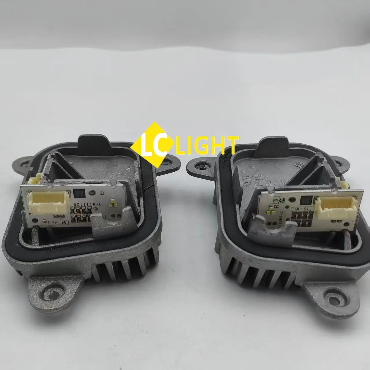 

Оригинальный OEM 7470425 7470426 7470427 7470428, модуль контроллера светодиодных фар, подходит для B M-W F34 GT, высококачественный источник света