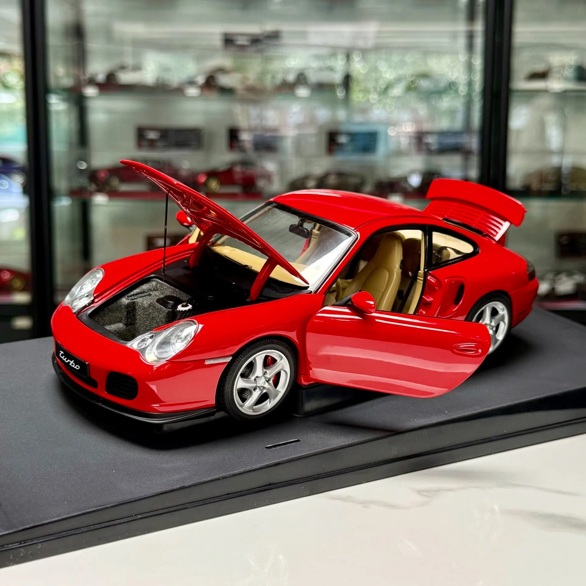 Autoart 1:18 996 Turbo Red Simulation Limited Edition All Open Alloy Metal Static Car Model Toy Gift