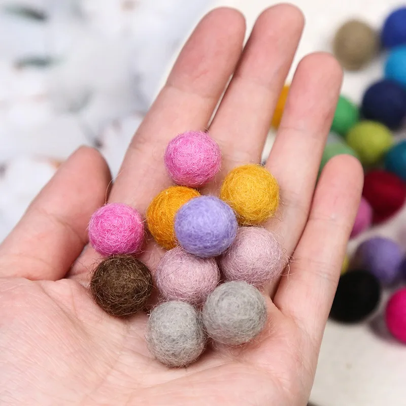 10pcs DIY Wool Felt Balls Handmade Felt Christmas Gifts 15mm