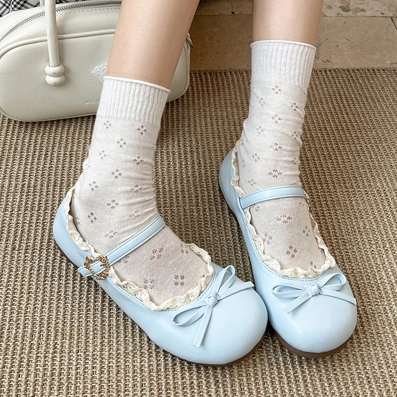 Retro lace bow flat-soled leather shoes women's 2025 new spring and autumn skirt French soft-soled Mary Jane shoes image 2