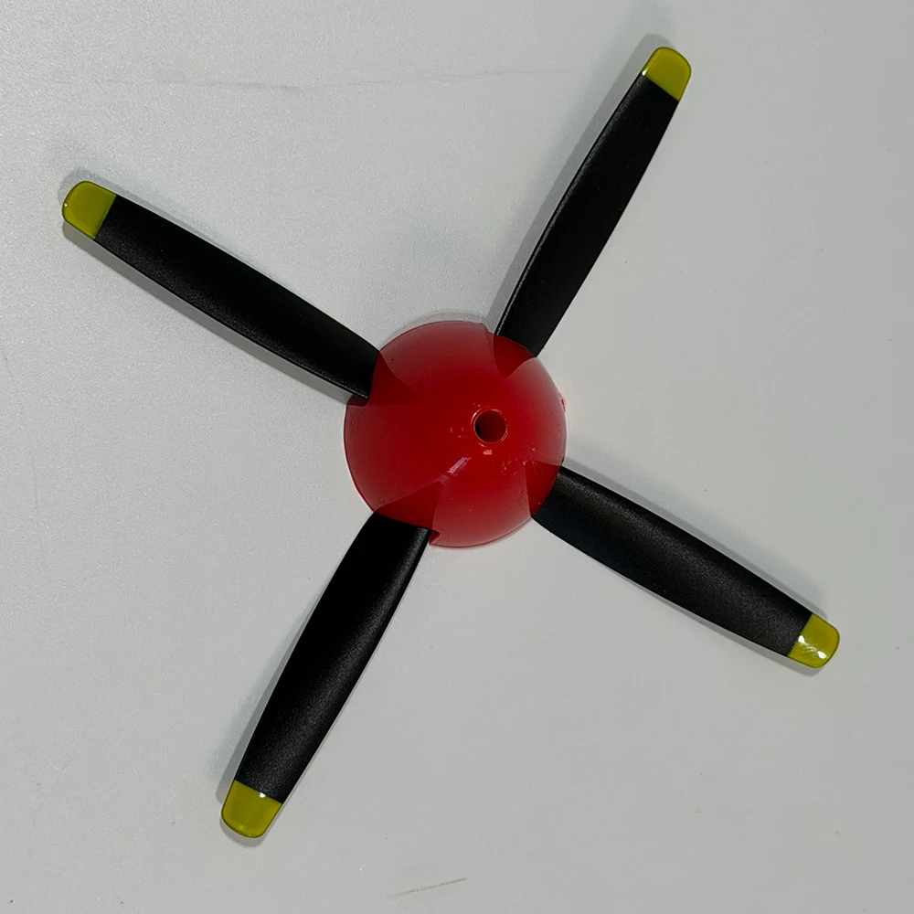Das Zubehör für das Sayzon P51D Musting RC-Flugzeug (510 mm Spannweite) umfasst einen Propeller und ein rotes/gelbes Fahrwerk. – Detail 17