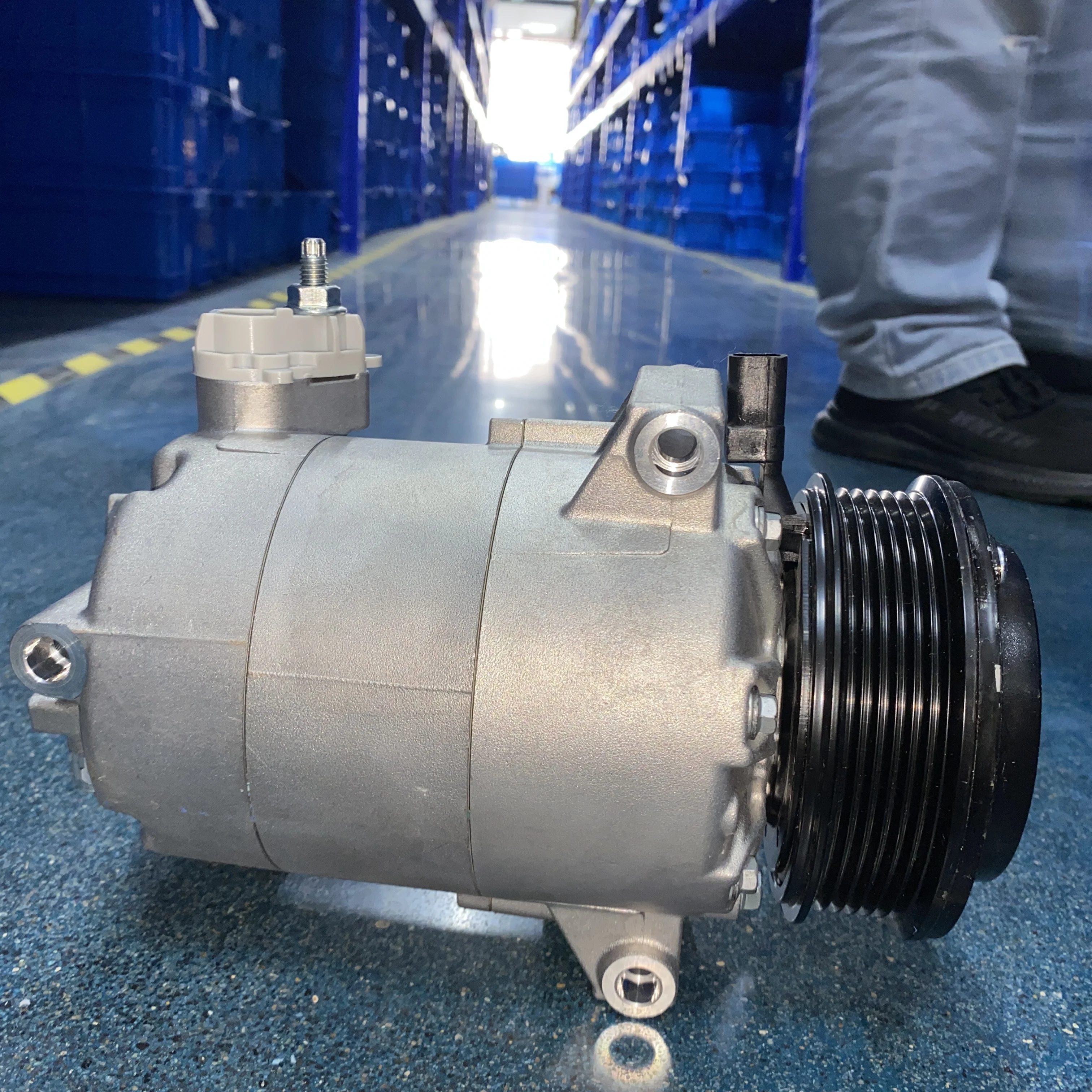 

Tom AutoVS162727 C1B1-19D629AD C1B1-19D629AG New AC Compressor for Ford Escape and TRANSIT Car Air Conditioner