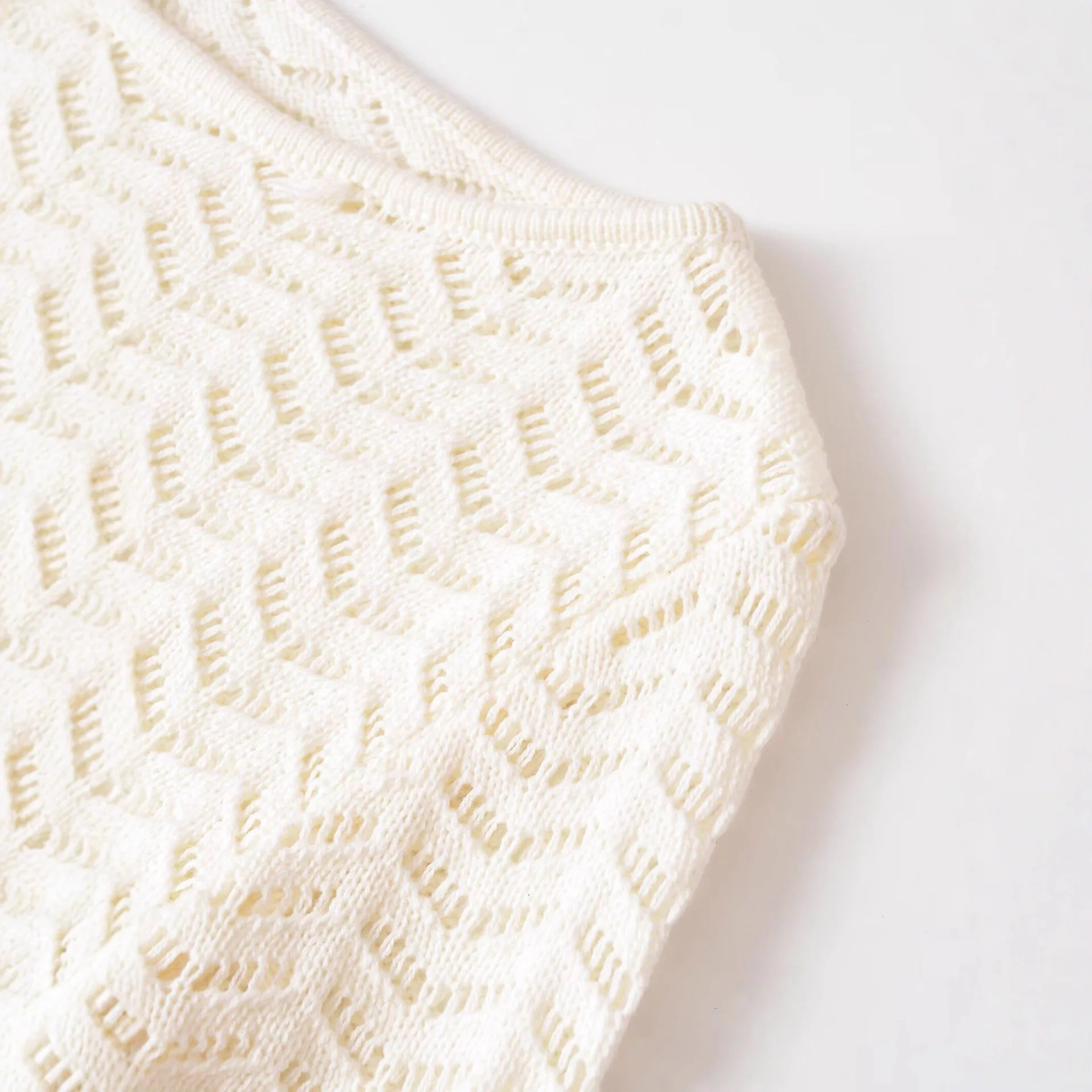 Atasan Rajut Wanita Lengan Panjang Model Longgar Berlubang Leher Bulat Gaya Sederhana Musim Gugur Tekstur Fashionable